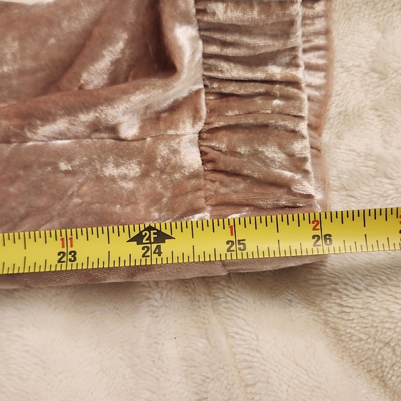 Luxurious crushed velvet joggers champagne colored with shimmer - Picture 8 of 9
